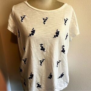 Liz Claiborne t shirt with embroidered detail floral white blue sz large guc
